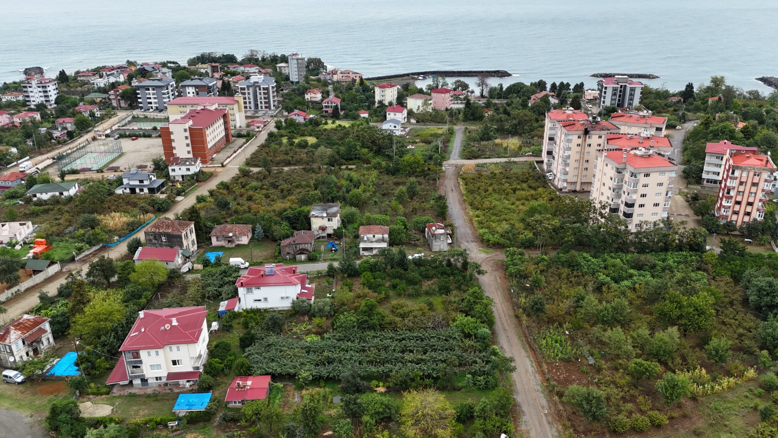 MABEL GAYRİMENKUL/BEŞİKDÜZÜ/ADACIK 4 KAT İMARLI VİLLALIK ARSA